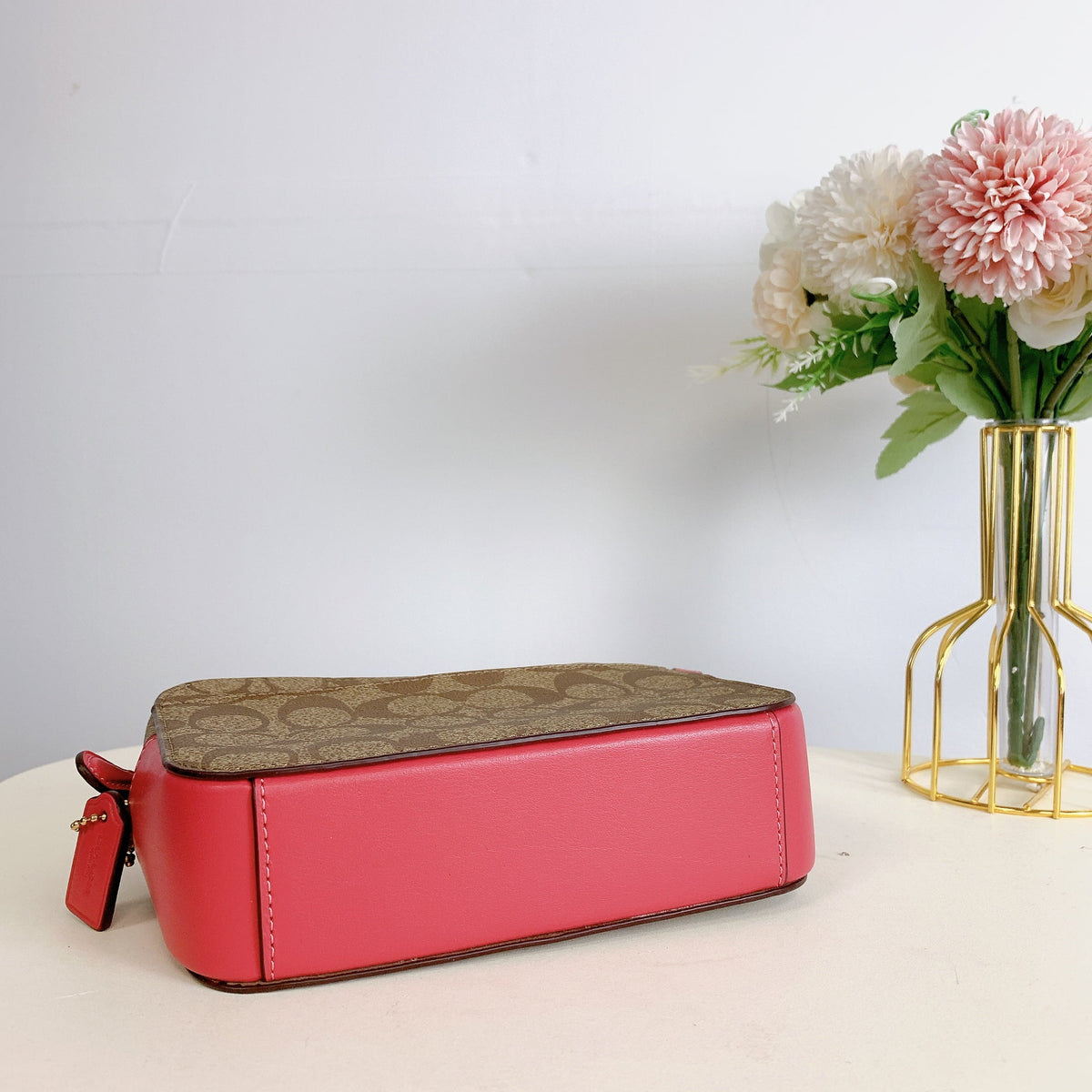 Camera Bag Mini In In Signature HZ Canvas 91677 GOLD/KH/STRWBRRY Coach