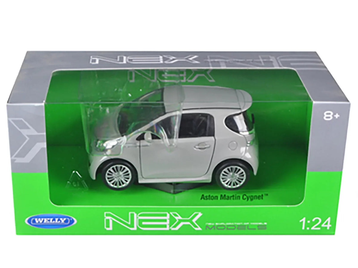 Diecast 1/24 Silver Martin Aston Cygnet by Welly Model Car