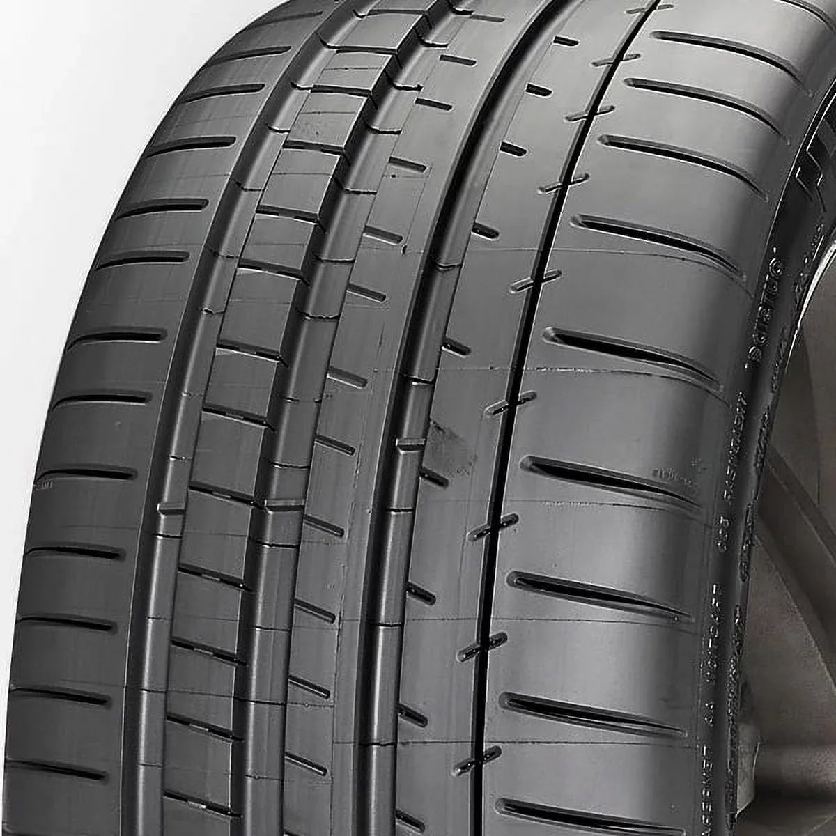 UHP Michelin Passenger (99Y) Super XL Tire Pilot Sport 285/30ZR20