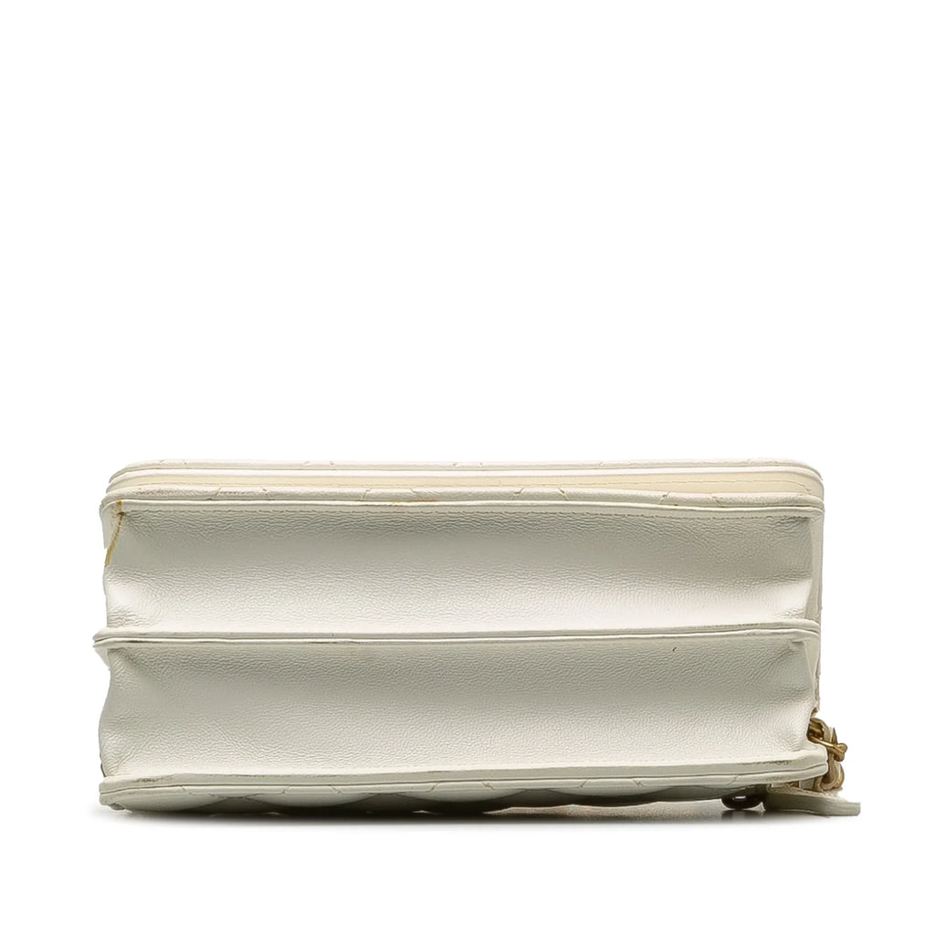 Leather (Good) Chain On Unisex Crossbody Pre-Owned Romance Authenticated Bag White Lambskin Wallet